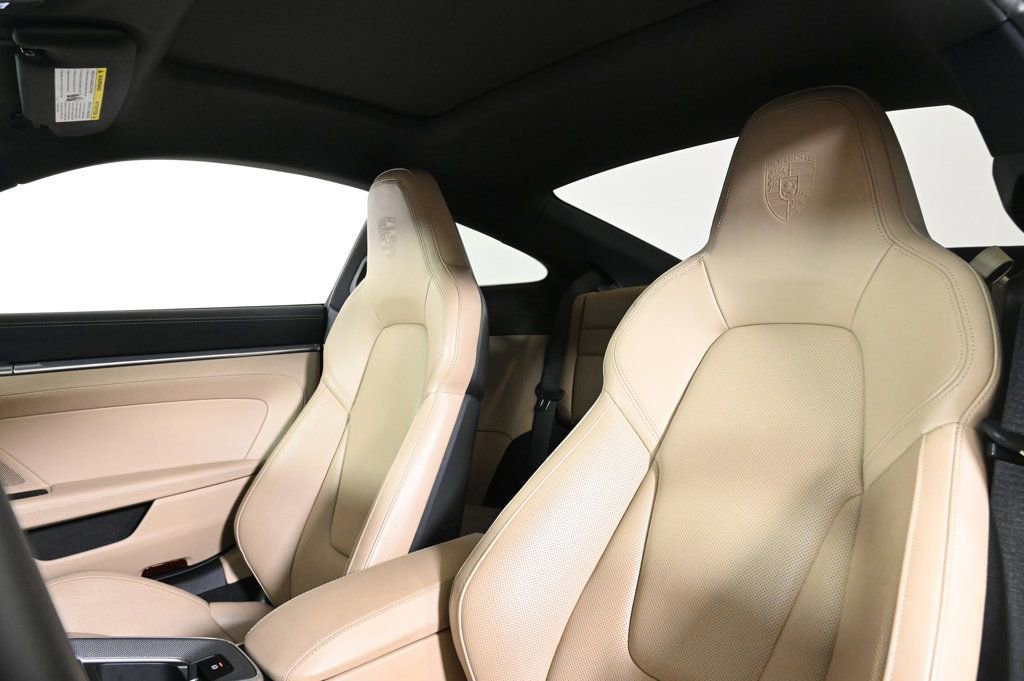Used 2023 Porsche 911 Carrera image 5