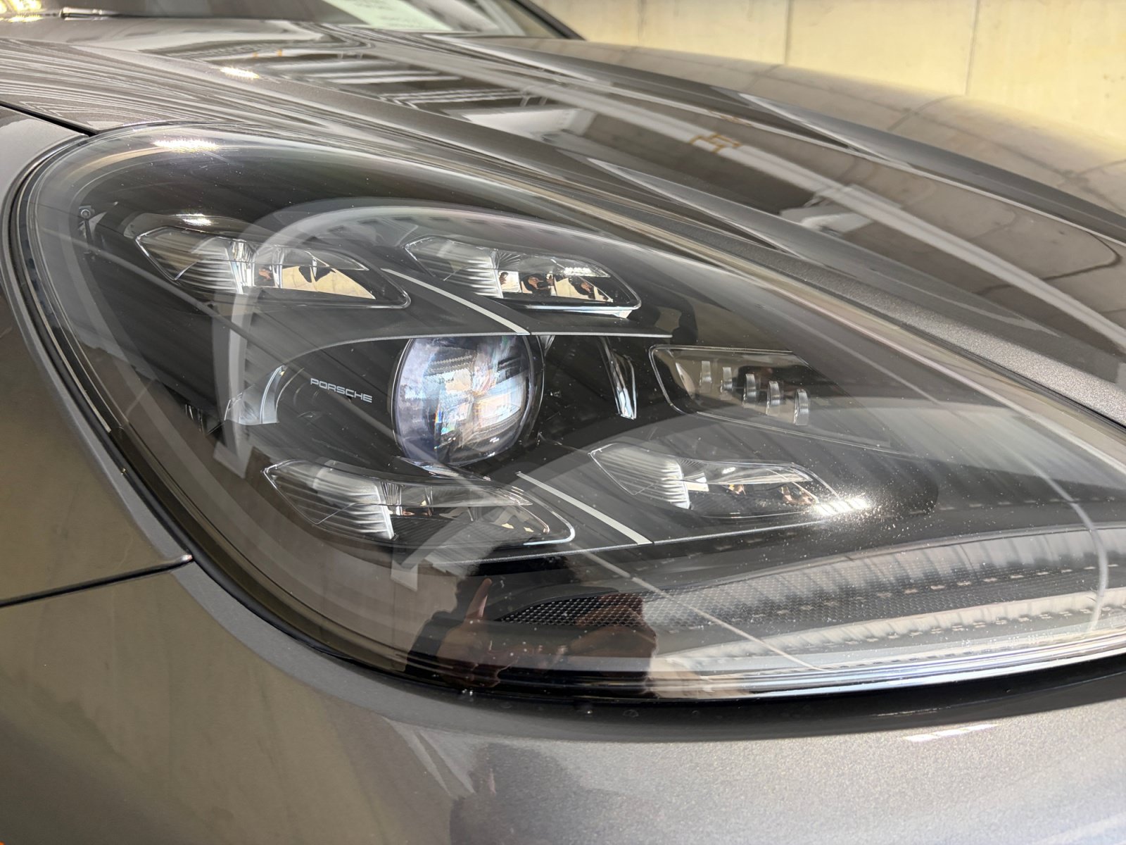 Certified 2023 Porsche Cayenne Turbo S AWD/4WD image 13