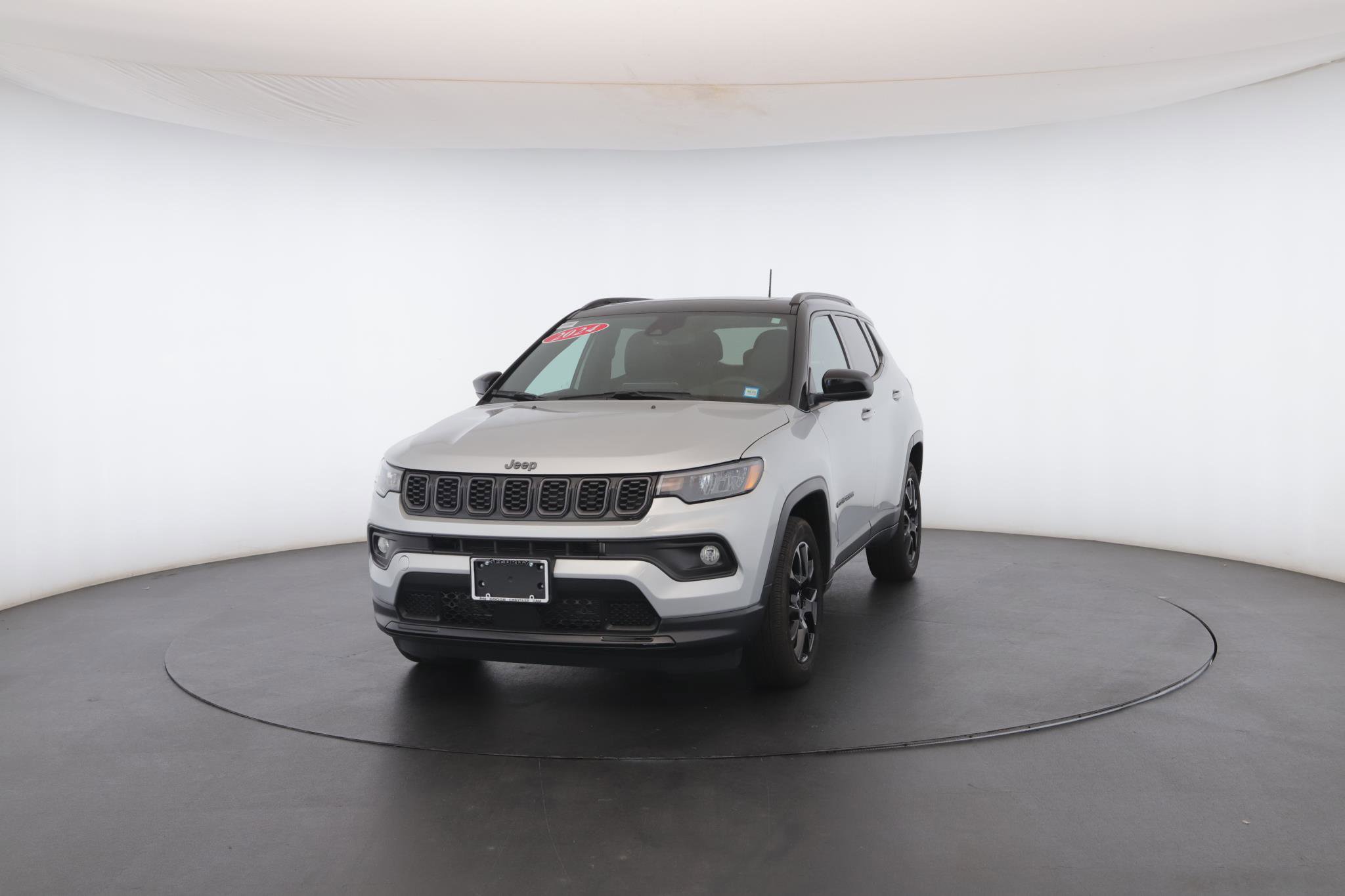 Used 2024 Jeep Compass Latitude w/ Sun and Sound Group AWD/4WD image 40