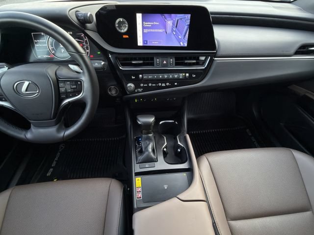 Used 2025 Lexus ES 350 w/ Premium Package FWD image 16
