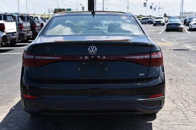 Used 2025 Volkswagen Jetta SE w/ Sunroof Package FWD image 6
