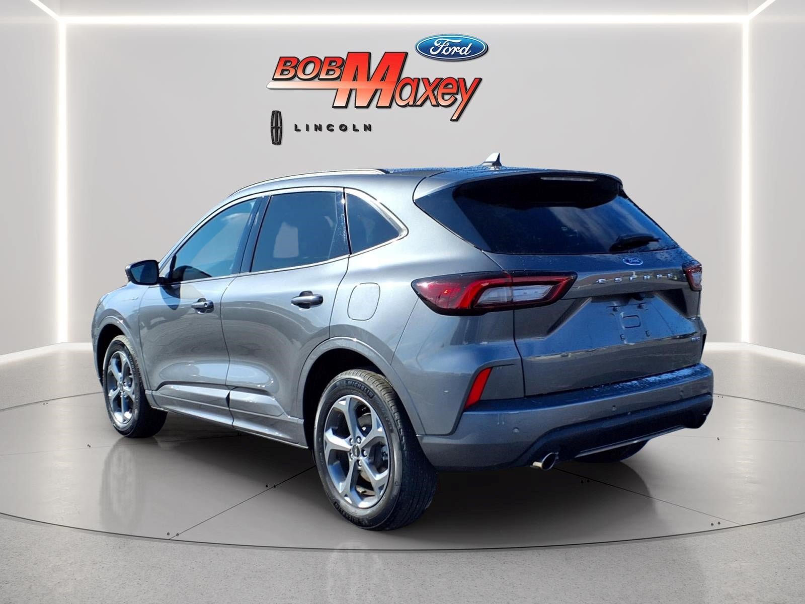 Used 2024 Ford Escape ST-Line w/ Tech Pack #1 AWD/4WD image 7
