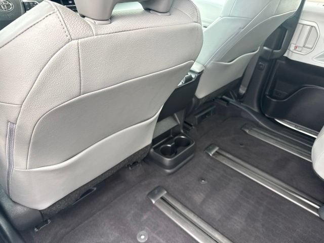 Used 2025 Toyota Sienna XLE FWD image 21