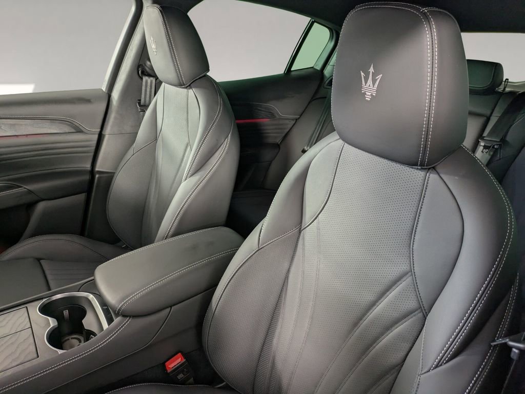New 2025 Maserati Grecale GT image 11