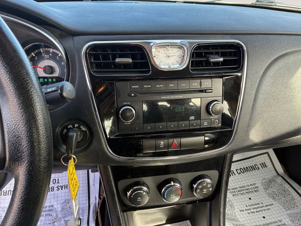 Used 2013 Chrysler 200 LX image 21