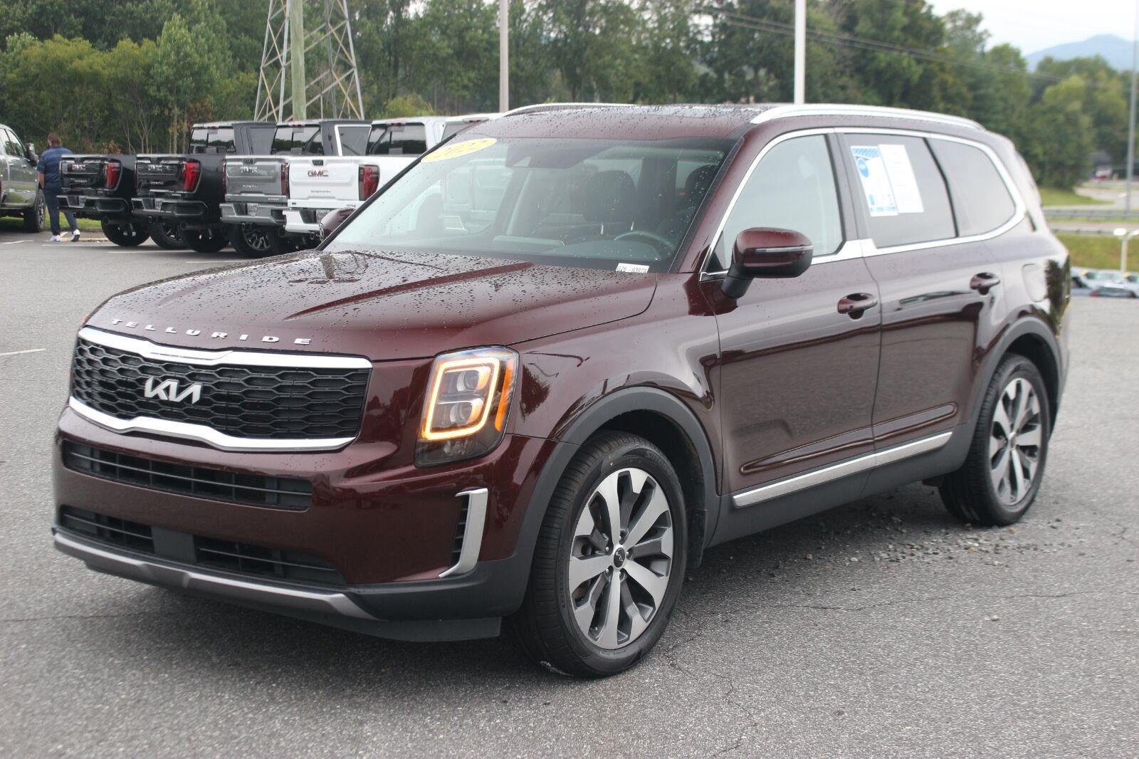 Used 2022 Kia Telluride EX w/ EX Premium Package AWD/4WD image 3