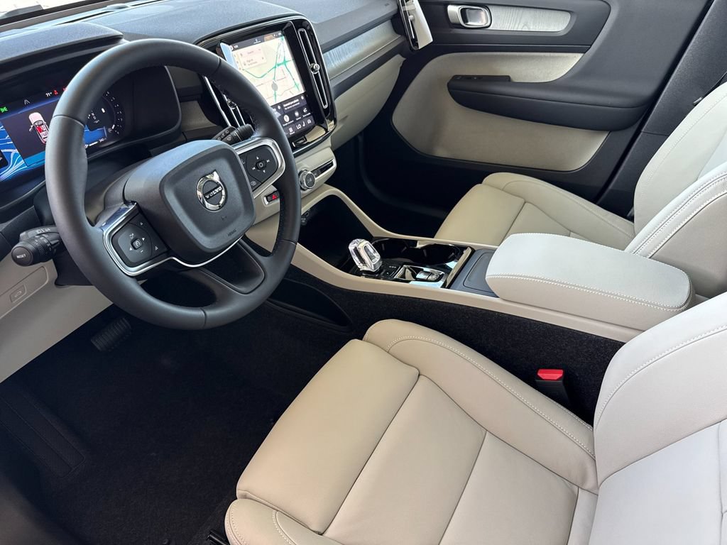 New 2026 Volvo XC40 B5 Plus w/ Protection Package Premier AWD/4WD image 9