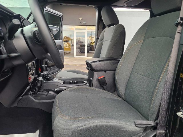 Used 2024 Jeep Wrangler Unlimited AWD/4WD image 15