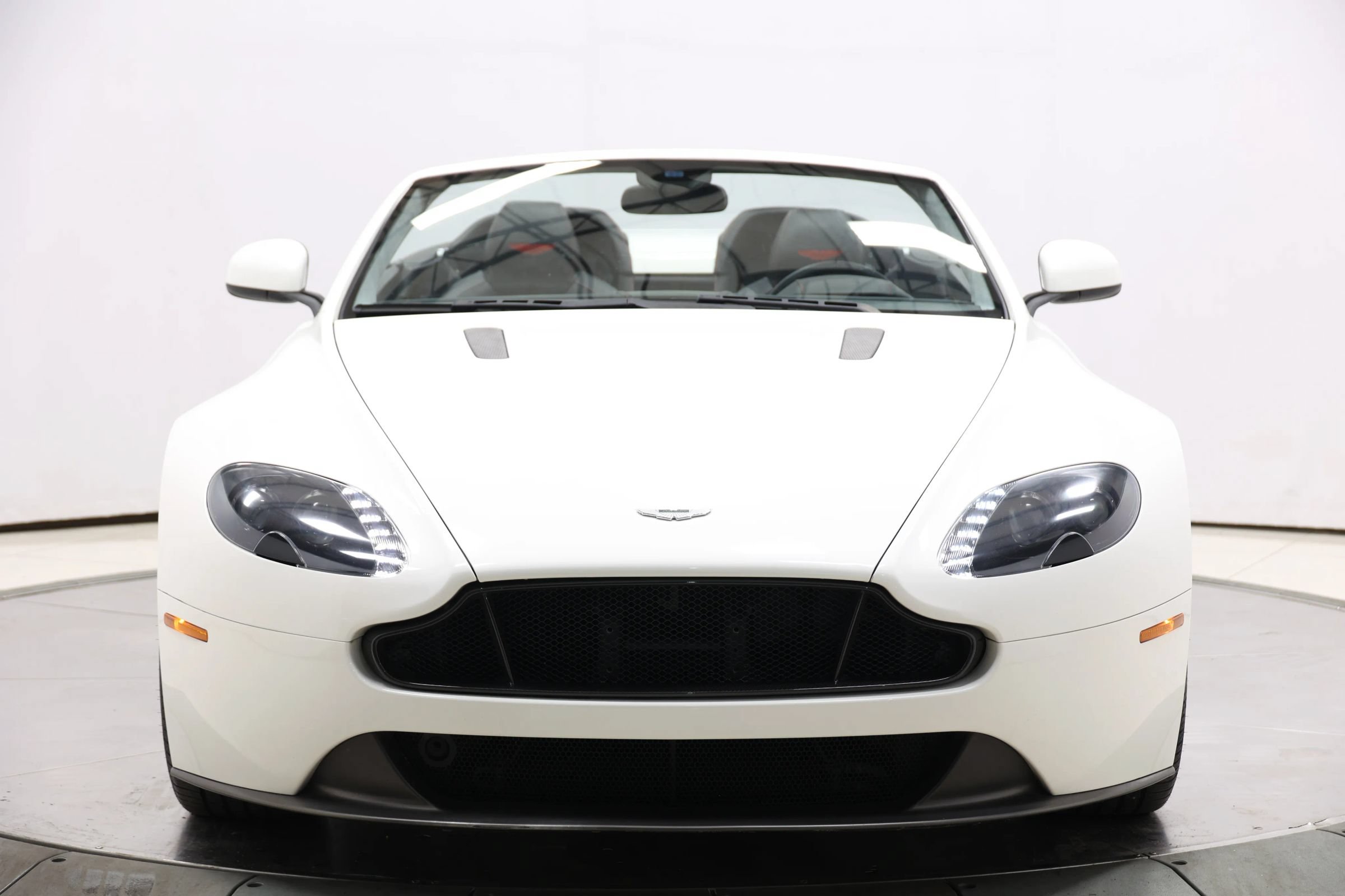 Used 2016 Aston Martin V8 Vantage GT RWD image 75