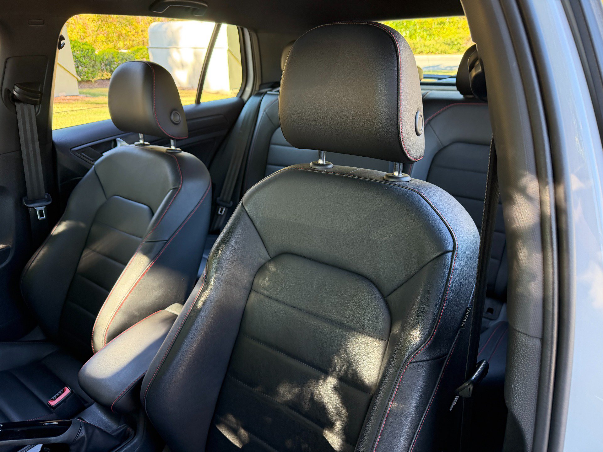 Used 2020 Volkswagen Golf 4-Door FWD image 30