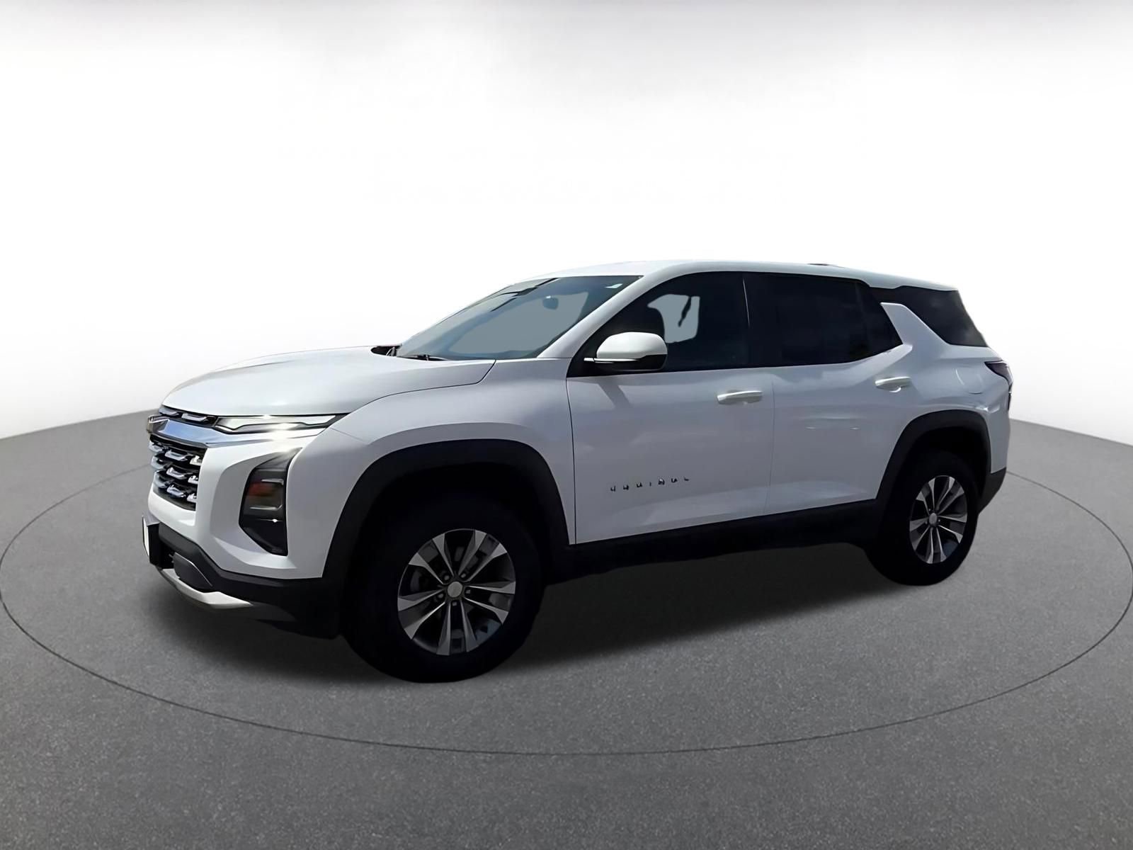 Used 2025 Chevrolet Equinox LT FWD image 8