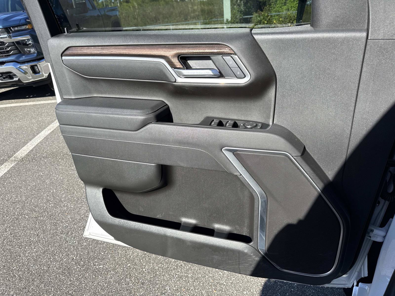 Used 2025 Chevrolet Silverado 1500 LT w/ Safety Package RWD image 17