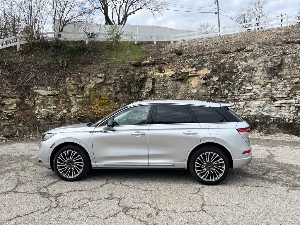 Used 2020 Lincoln Corsair Reserve w/ Appearance Package image 3