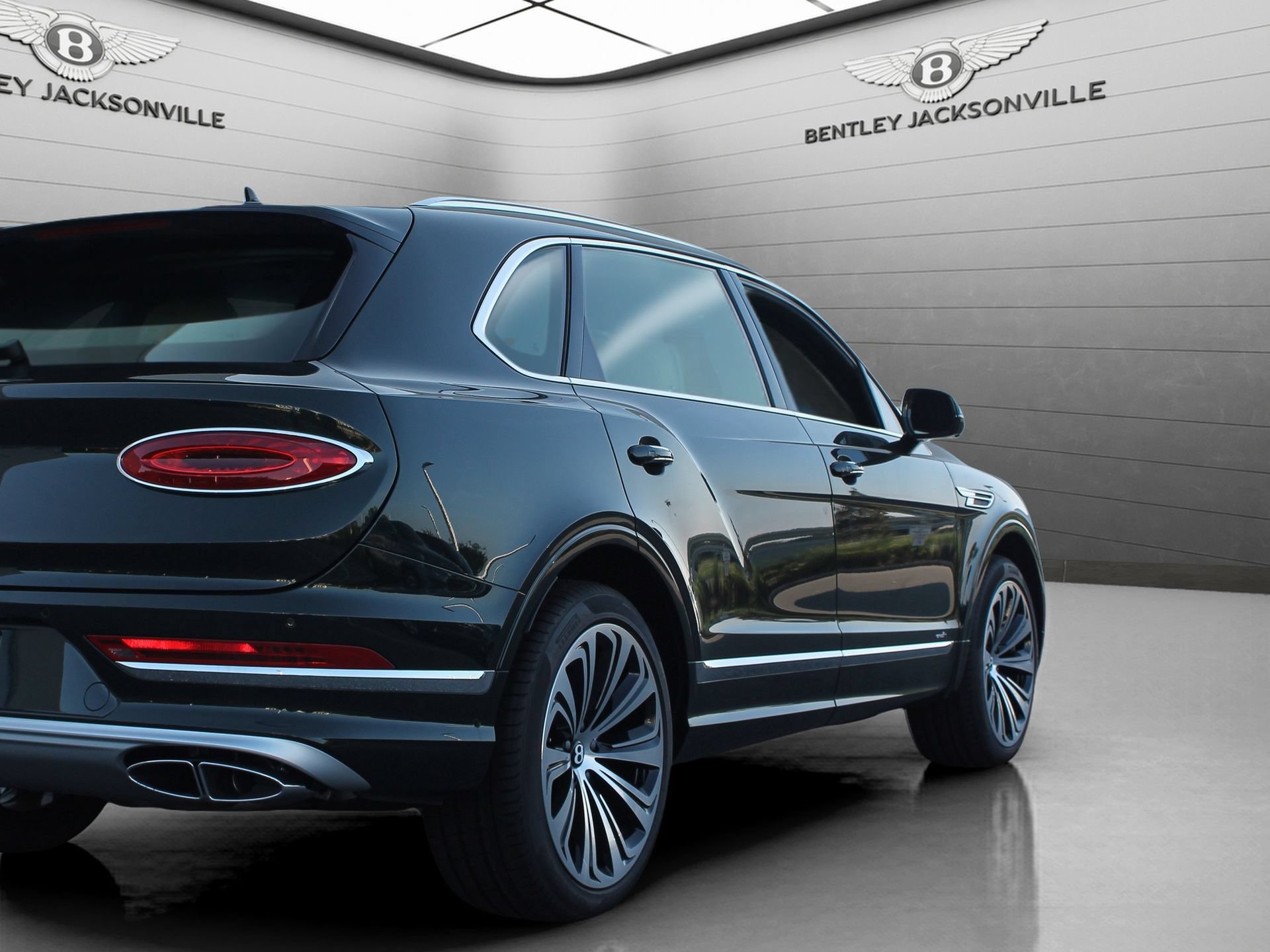 Certified 2024 Bentley Bentayga Extended Wheelbase AWD/4WD image 12