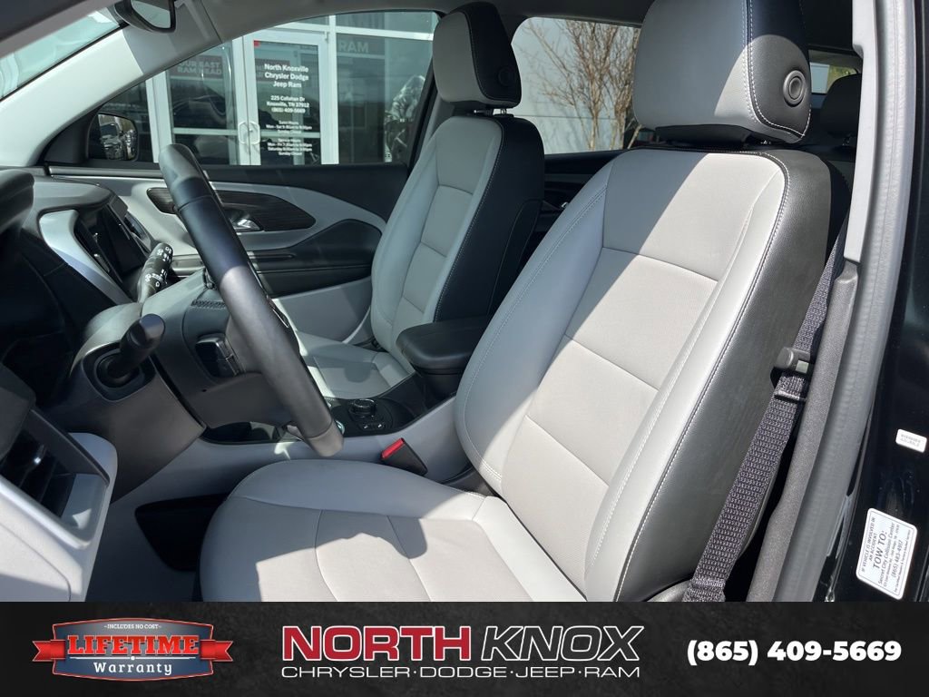 Used 2024 GMC Terrain SLT AWD/4WD image 5