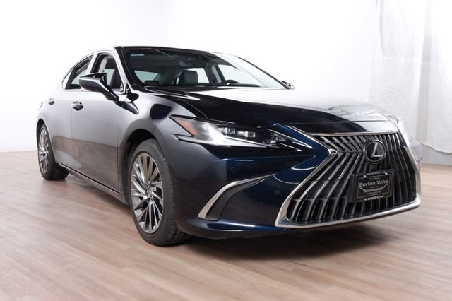 Used 2024 Lexus ES 350 Ultra Luxury w/ Accessory Package (Z1) image 3