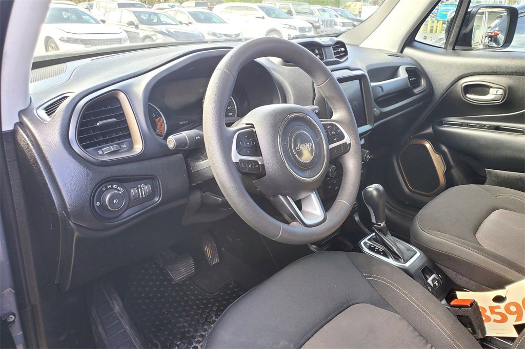 Used 2023 Jeep Renegade Latitude image 10