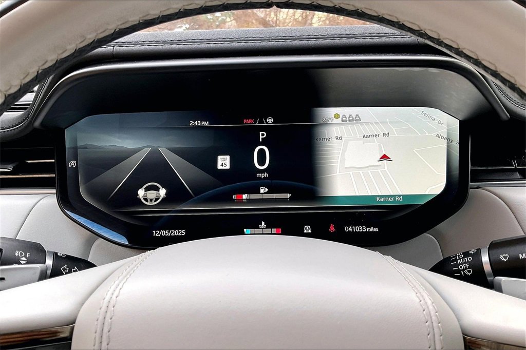 Used 2023 Land Rover Range Rover Sport SE Dynamic image 13