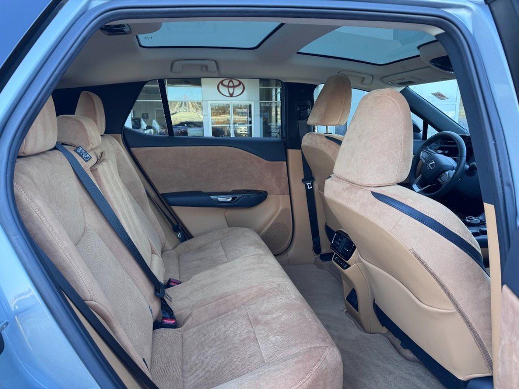 Used 2023 Lexus RZ 450e Premium w/ Accessory Package (2T) image 11