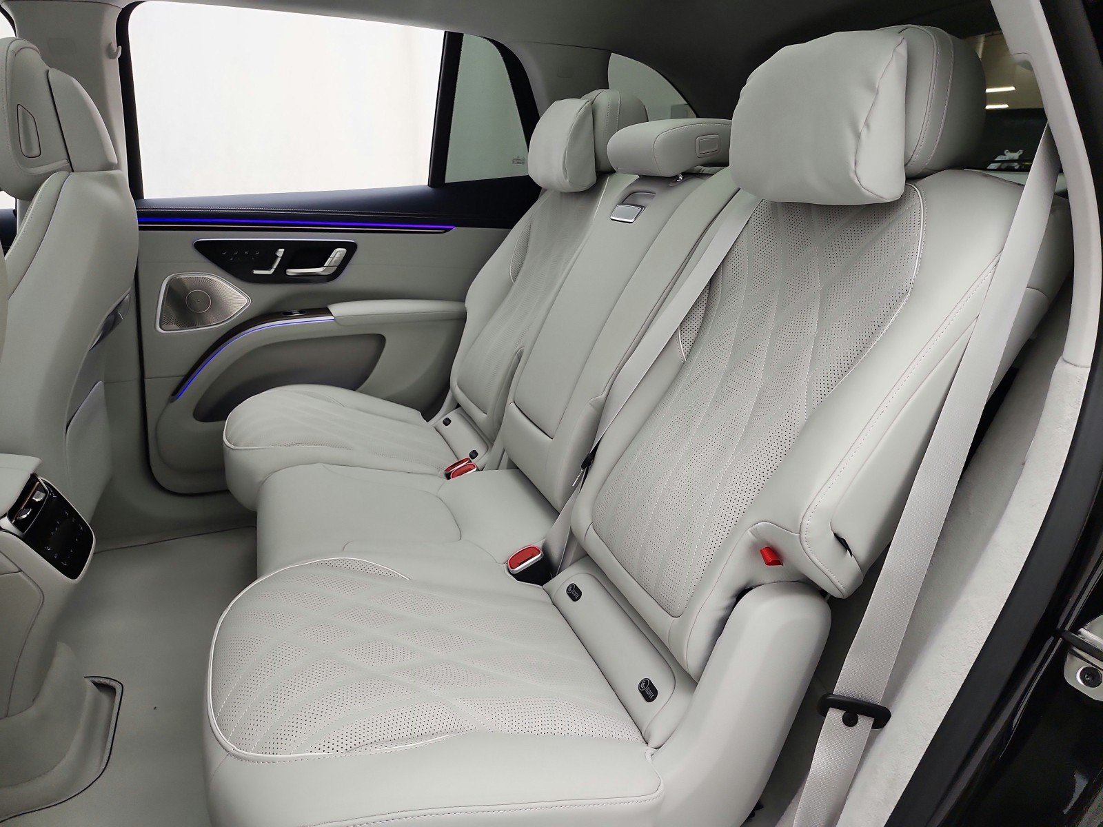 New 2026 Mercedes-Benz EQS 550 4MATIC SUV image 19