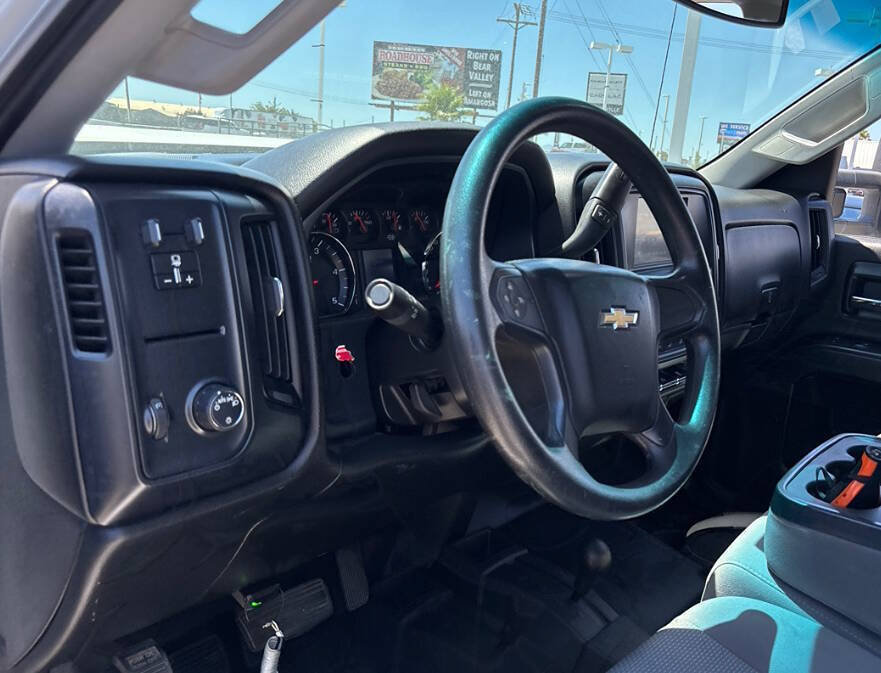 Used 2018 Chevrolet Silverado 2500 W/T w/ WT Convenience Package AWD/4WD image 7