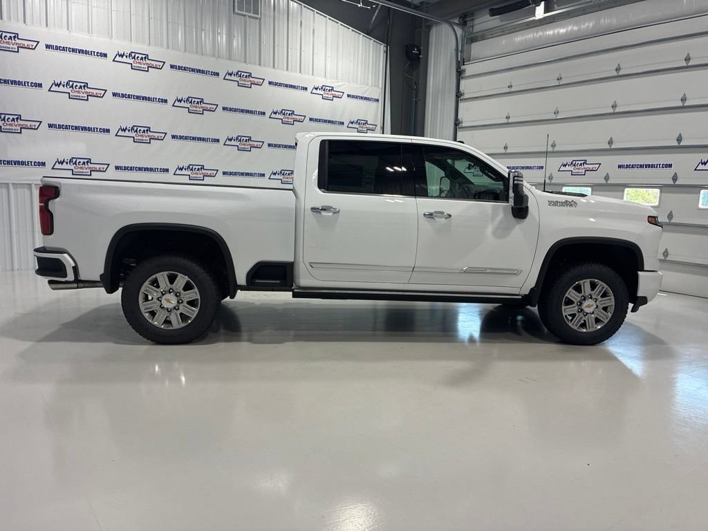 New 2026 Chevrolet Silverado 2500 High Country w/ High Country Premium Package AWD/4WD image 12