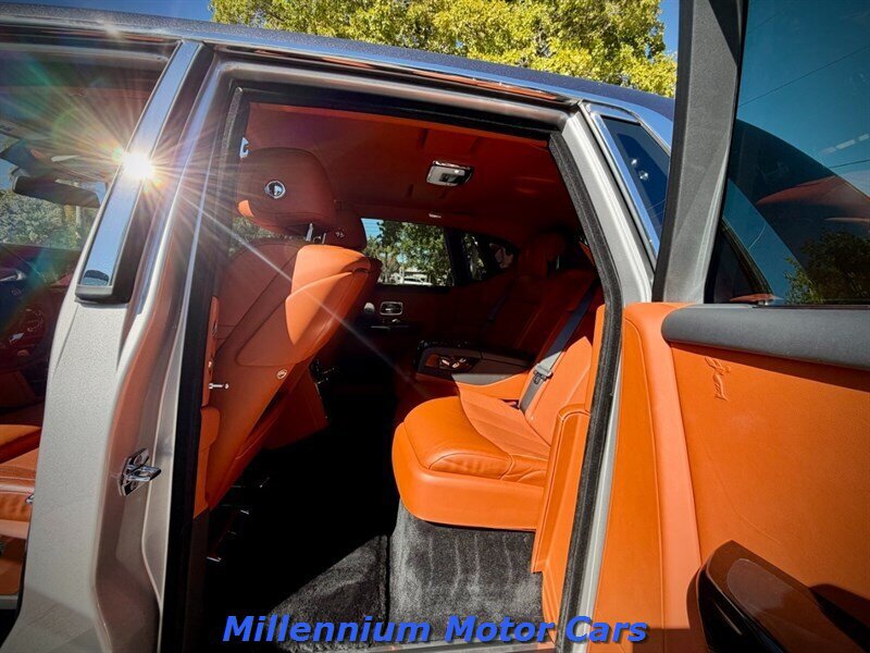 Used 2018 Rolls-Royce Phantom Sedan RWD image 26