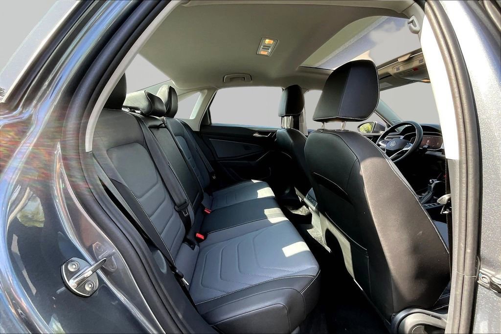 Used 2025 Volkswagen Jetta SEL image 22