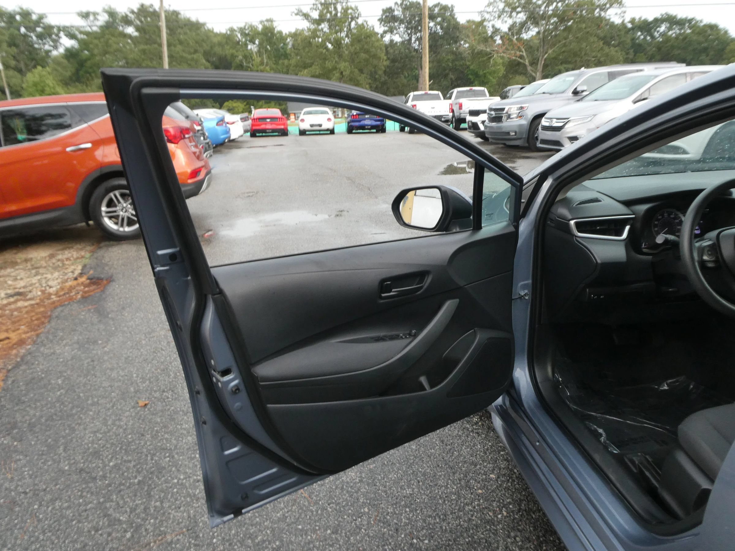 Used 2022 Toyota Corolla LE FWD image 11