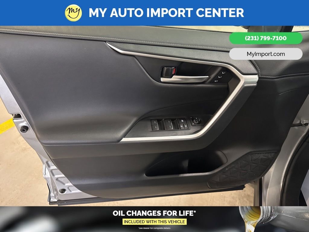 Used 2024 Toyota RAV4 Limited w/ Advanced Technology Package image 10