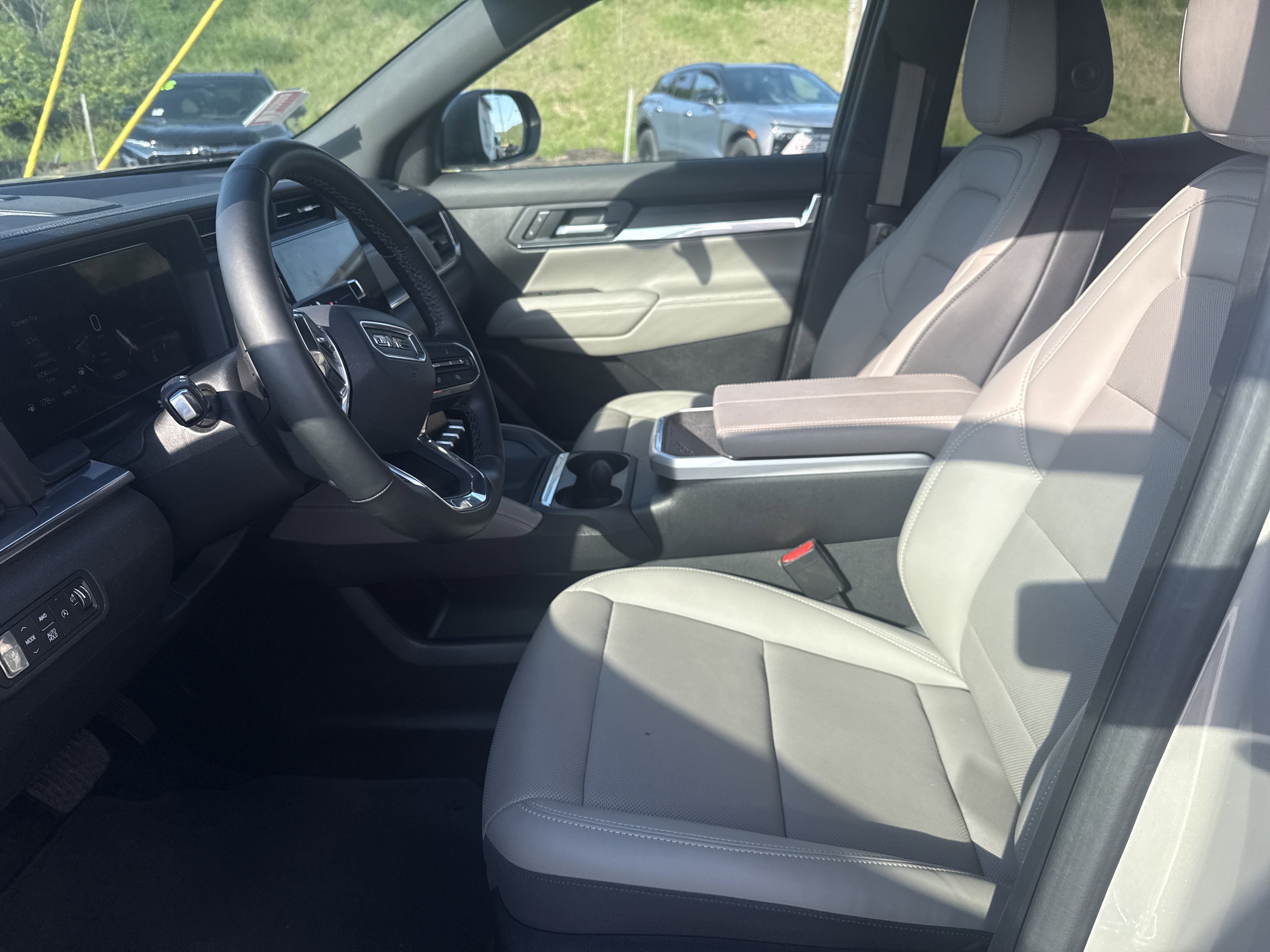 Used 2026 GMC Terrain Elevation w/ Elevation Premium Package AWD/4WD image 12