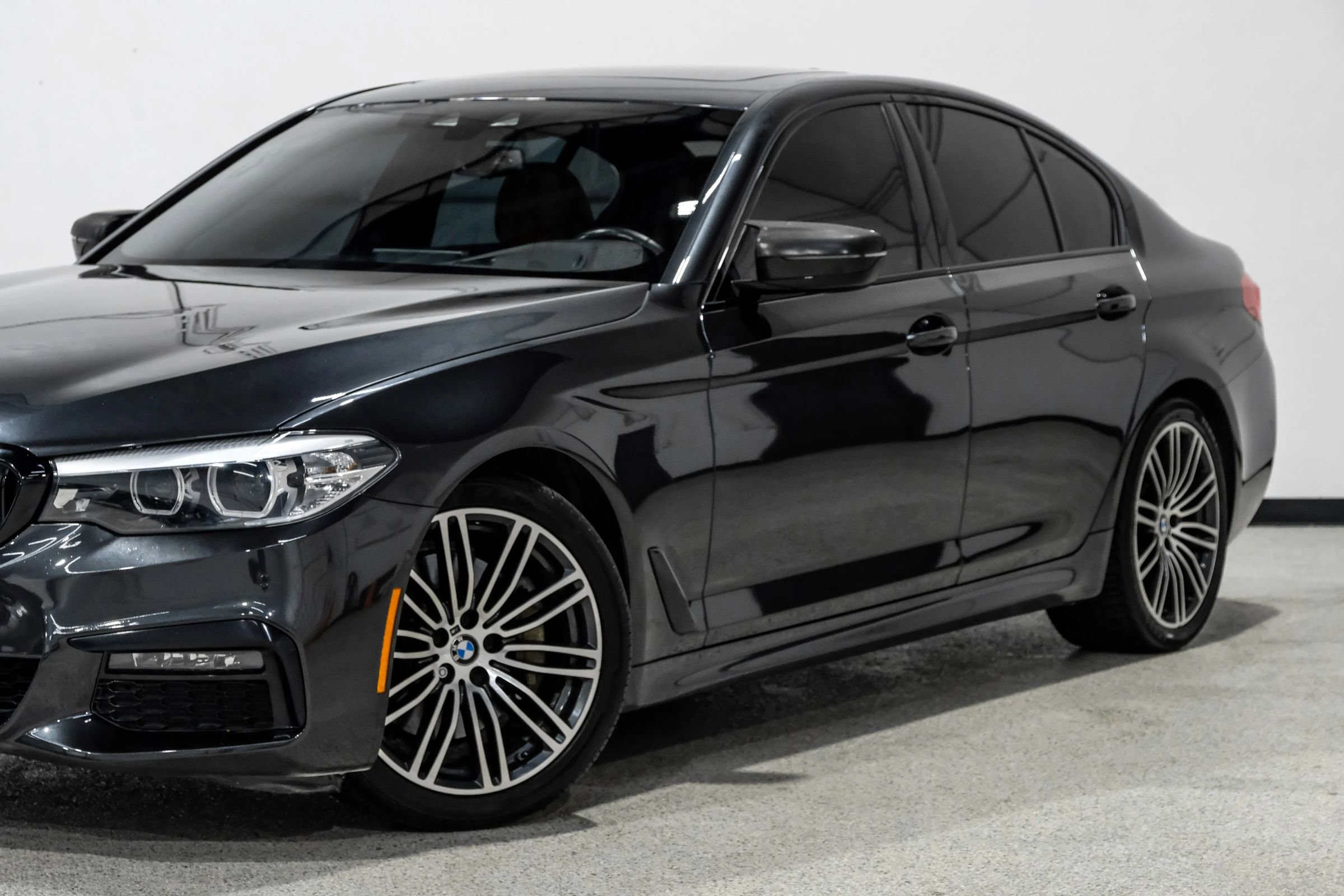 Used 2019 BMW 540i w/ M Sport Package RWD image 11