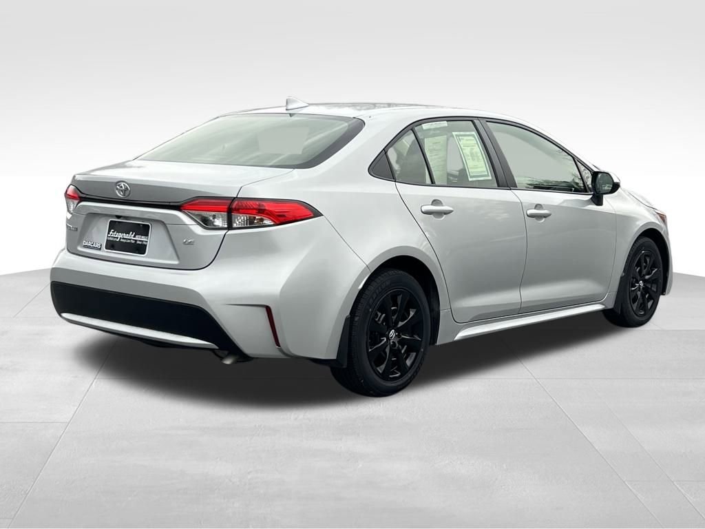 Used 2022 Toyota Corolla LE image 6