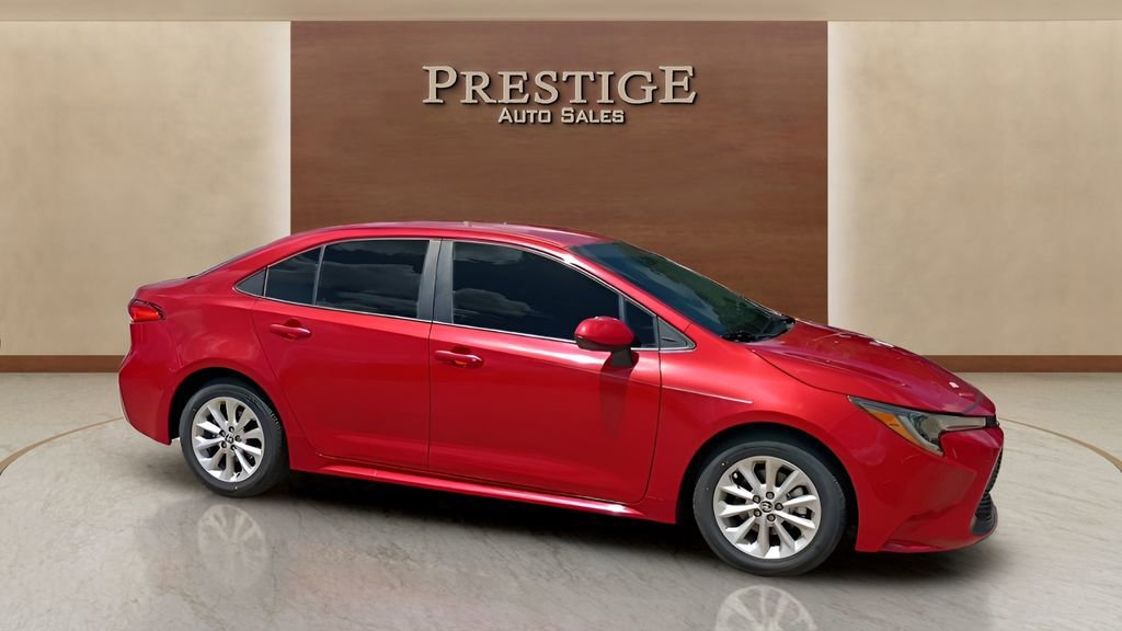 Used 2021 Toyota Corolla LE w/ LE Convenience Package FWD image 29