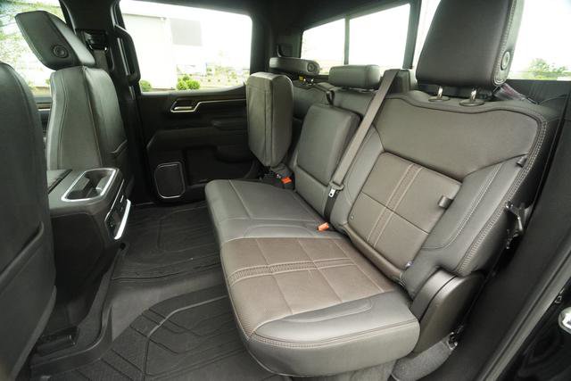 Used 2025 Chevrolet Silverado 1500 High Country w/ High Country Premium Package AWD/4WD image 36