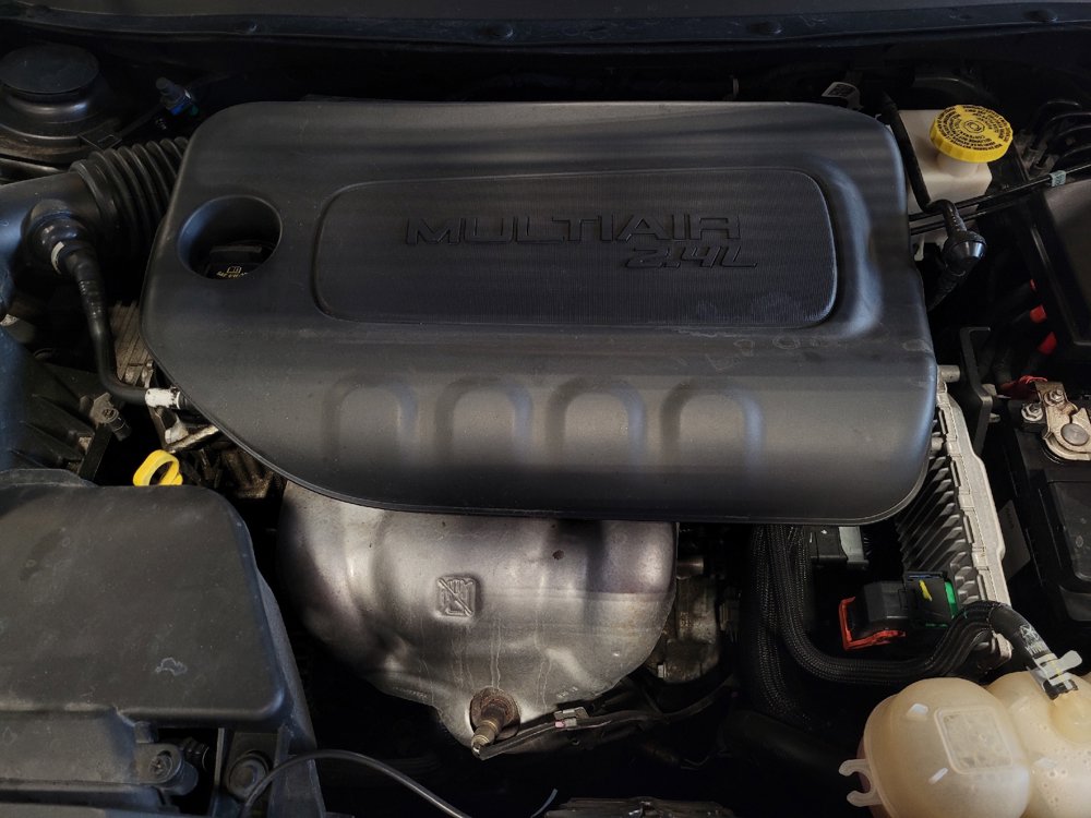 Used 2019 Jeep Cherokee Latitude Plus FWD image 30