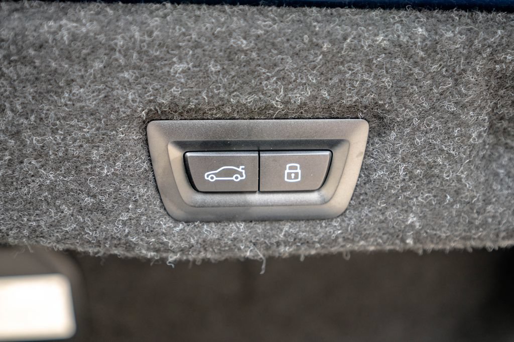 Used 2025 BMW 540i xDrive AWD/4WD image 47