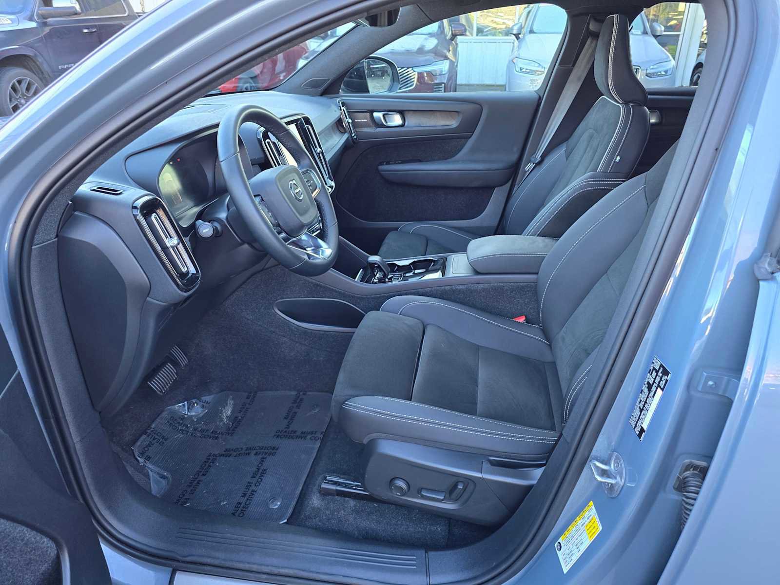 Certified 2023 Volvo C40 P8 Recharge Ultimate image 20