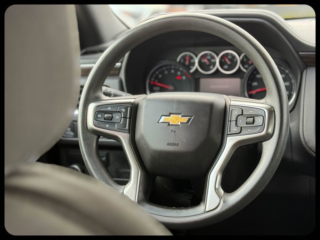 Used 2021 Chevrolet Suburban 2WD image 31