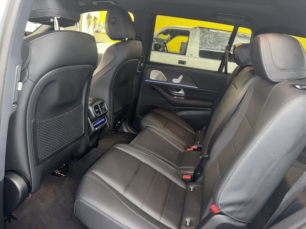 Used 2025 Mercedes-Benz GLS 450 4MATIC image 11