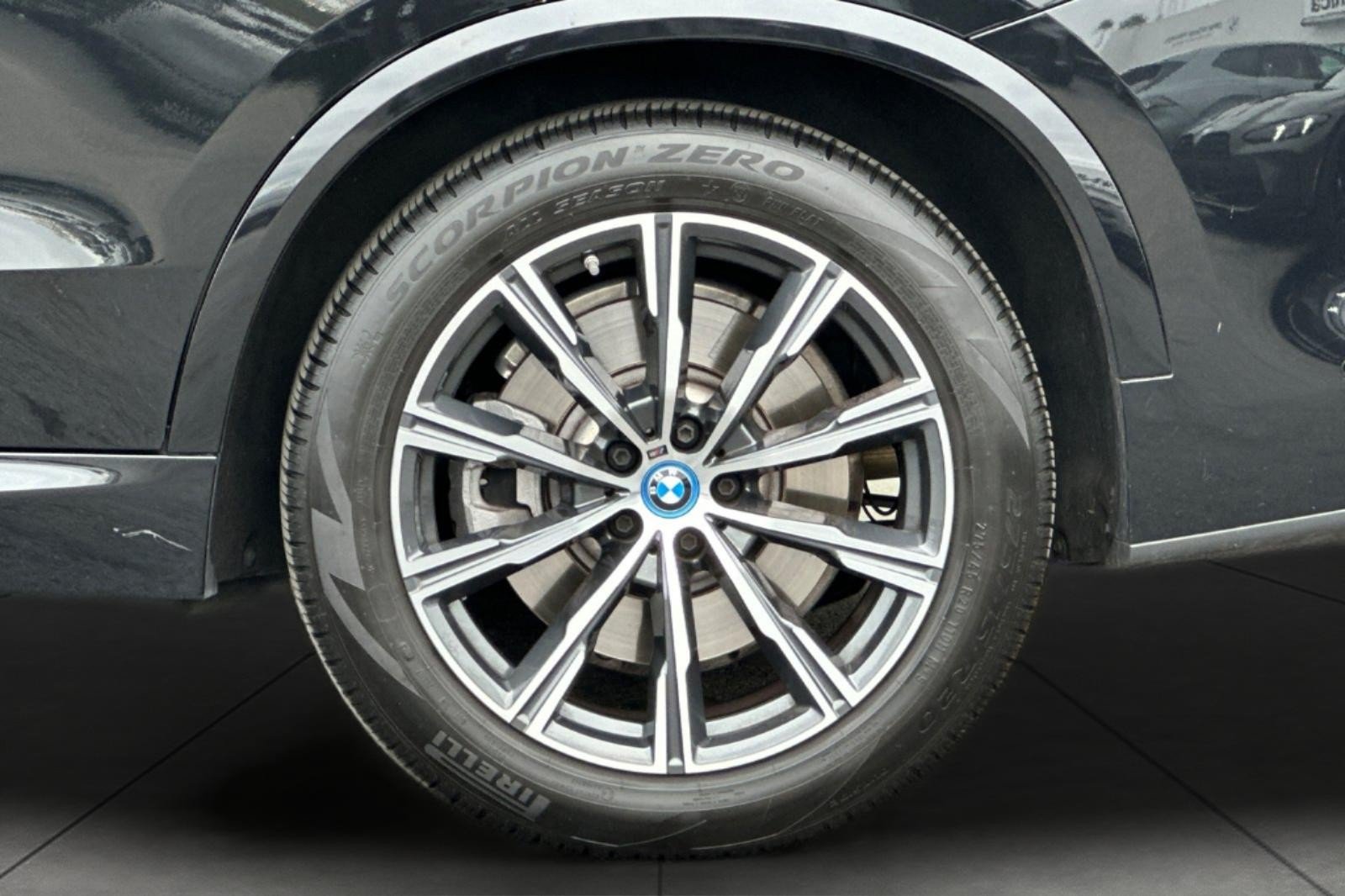Used 2024 BMW X5 xDrive50e w/ M Sport Package AWD/4WD image 26