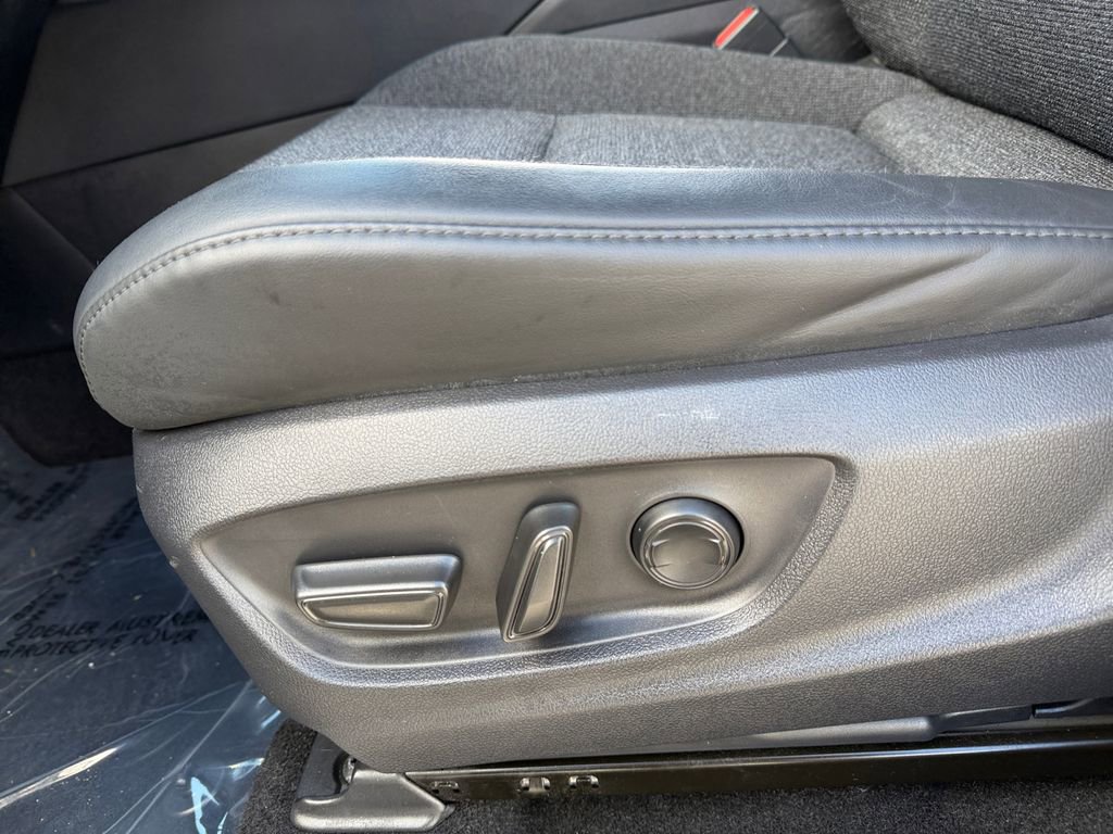 Used 2023 Toyota Crown XLE image 16