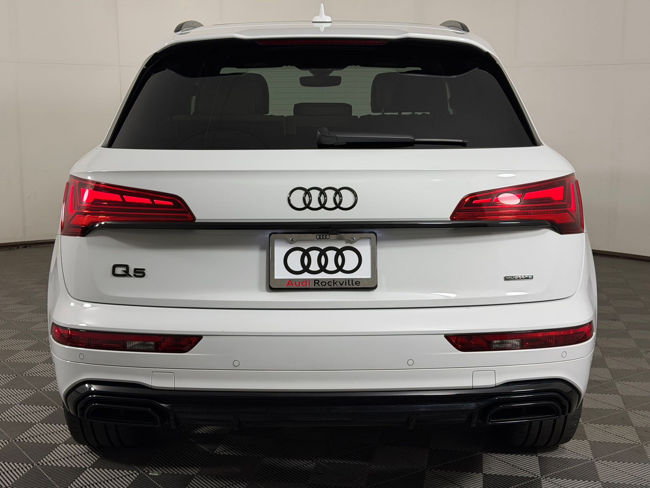 Certified 2024 Audi Q5 e Premium Plus AWD/4WD image 9