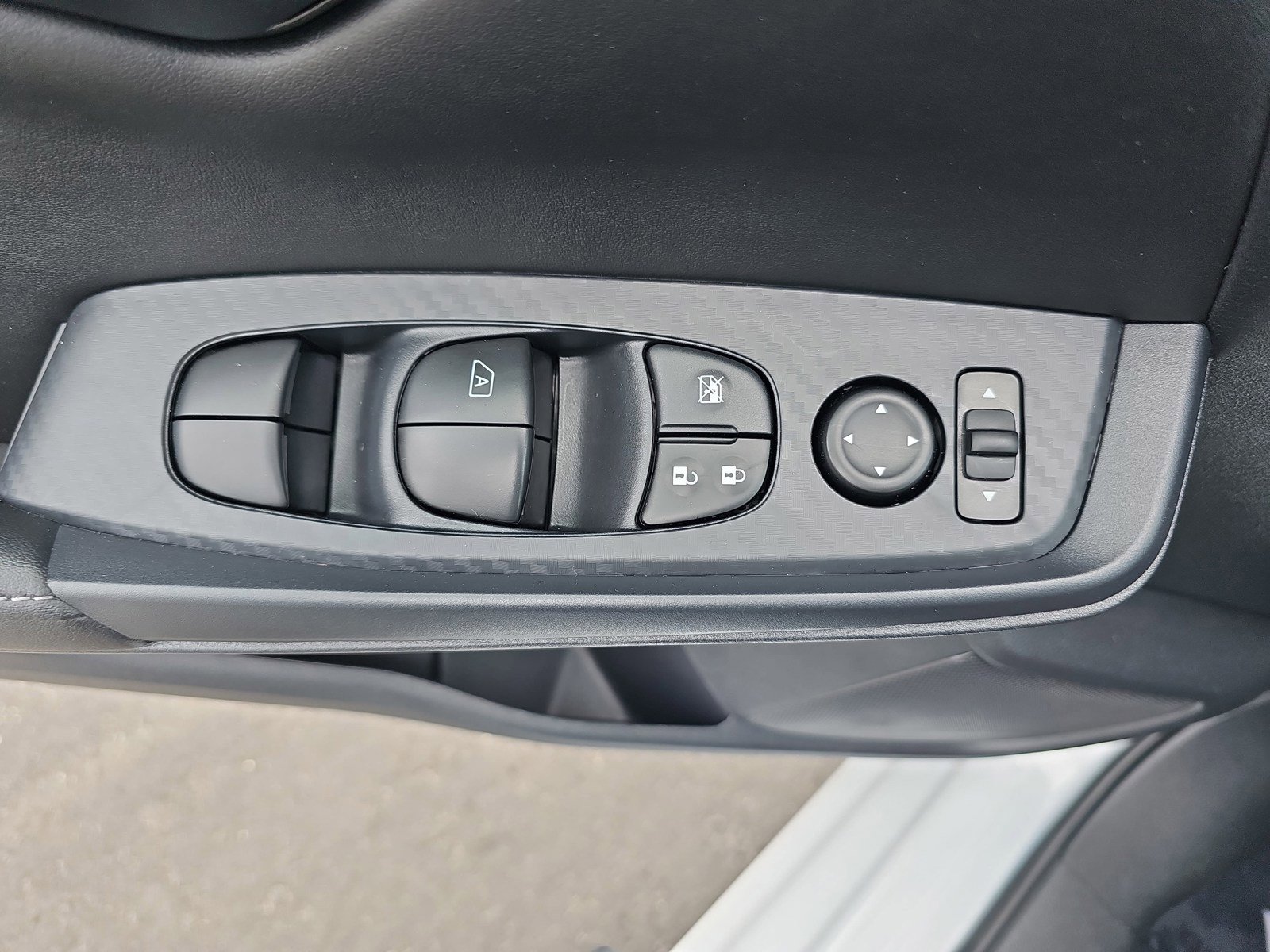 Used 2025 Nissan Sentra S FWD image 29
