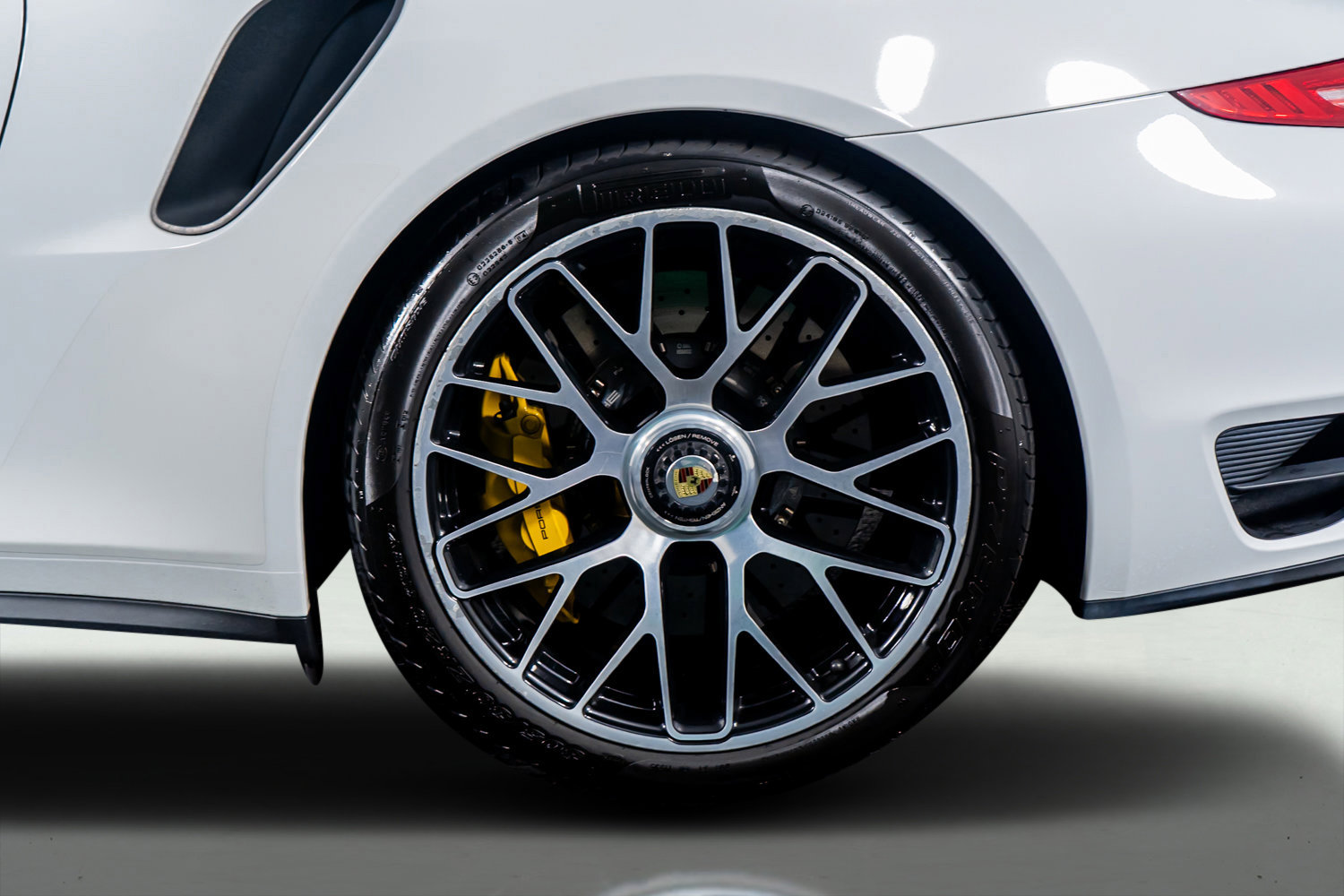 Used 2016 Porsche 911 Turbo S image 22