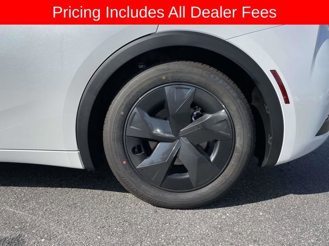 Used 2026 Toyota Prius LE AWD/4WD image 9