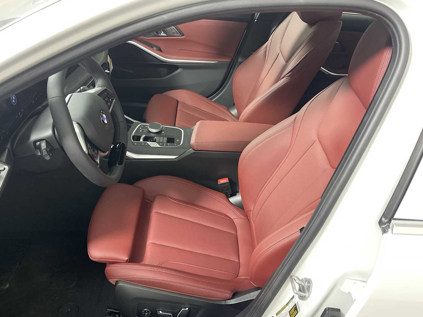 Used 2025 BMW 330i xDrive Sedan w/ Premium Package image 11