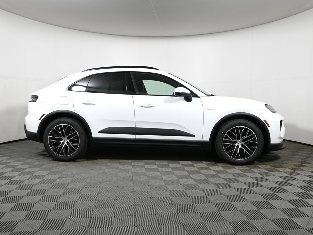 New 2026 Porsche Macan 4 Electric AWD/4WD image 8