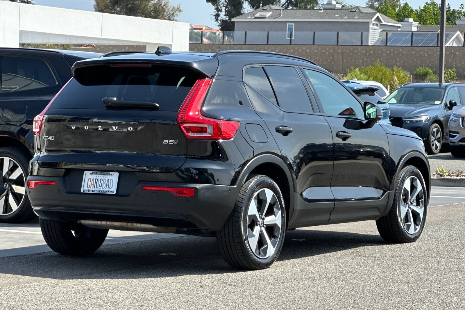 Certified 2026 Volvo XC40 B5 Plus AWD/4WD image 4