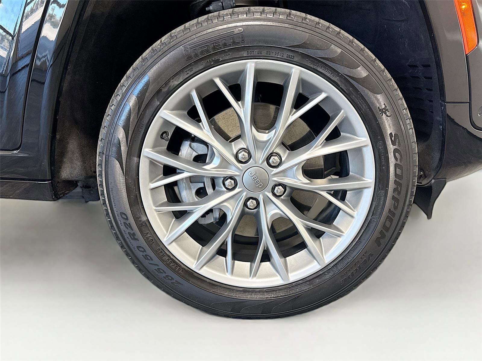 Used 2022 Jeep Grand Cherokee Summit w/ Luxury Tech Group V image 43